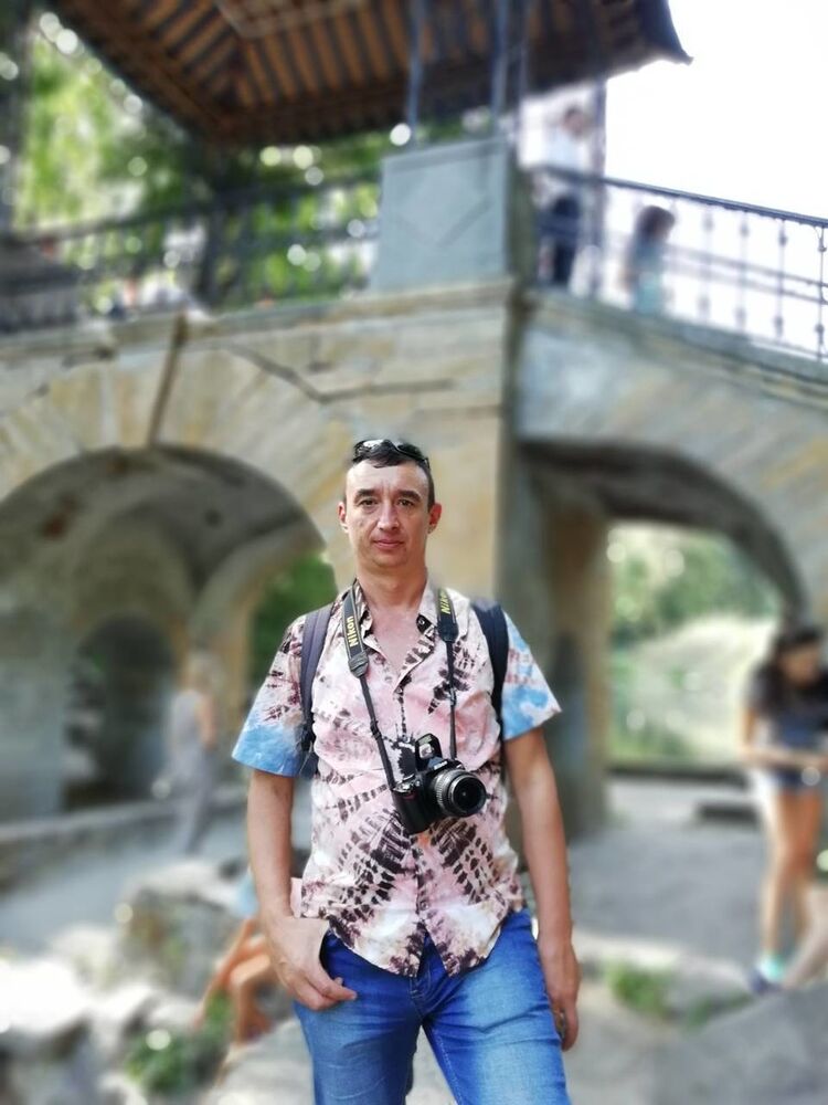  ,   Yuriy, 44 ,  