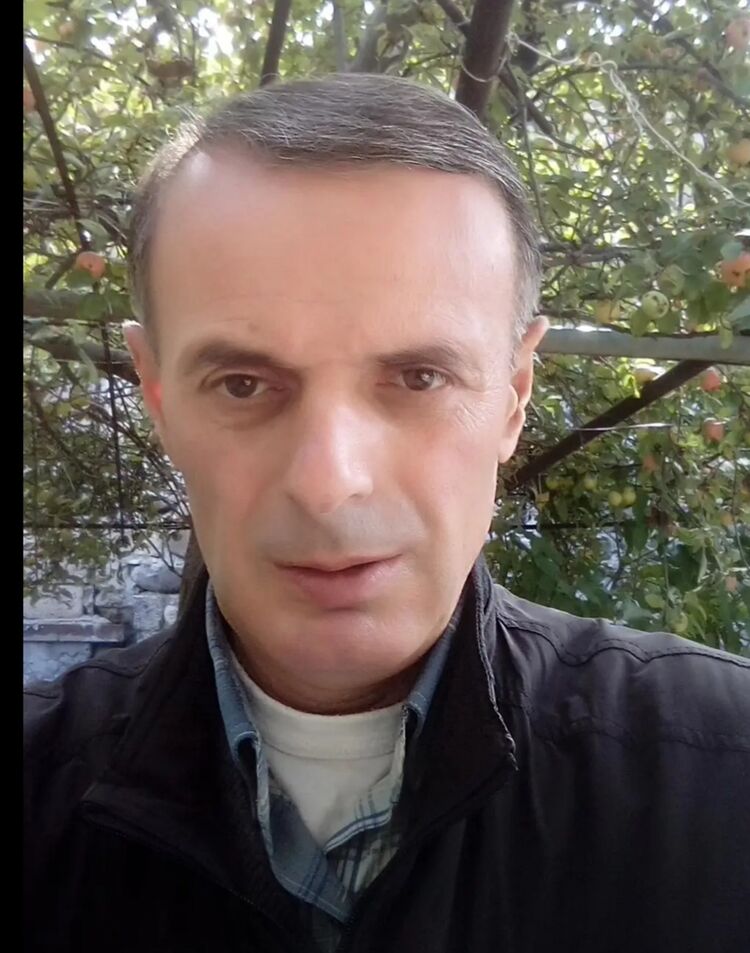  42298991  Giorgi, 58 ,    