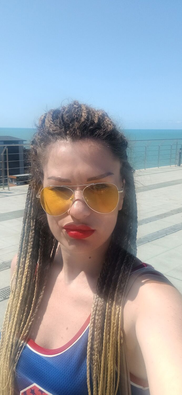  52342431  Lena, 39 ,    