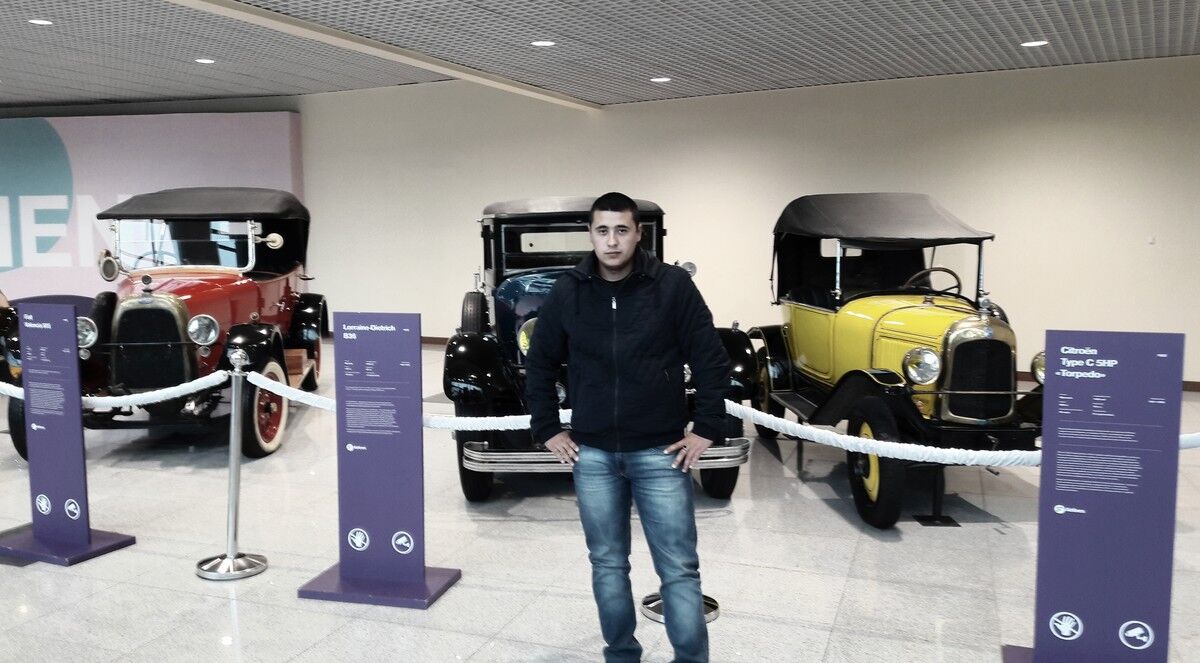  18143211  Ridvan, 32 ,    