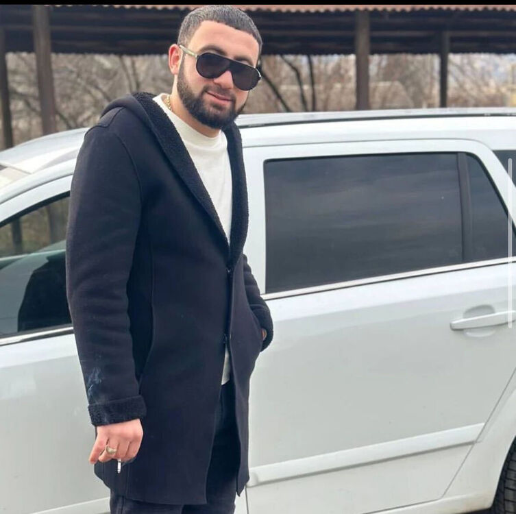  ,   Vladimir, 22 ,   ,   