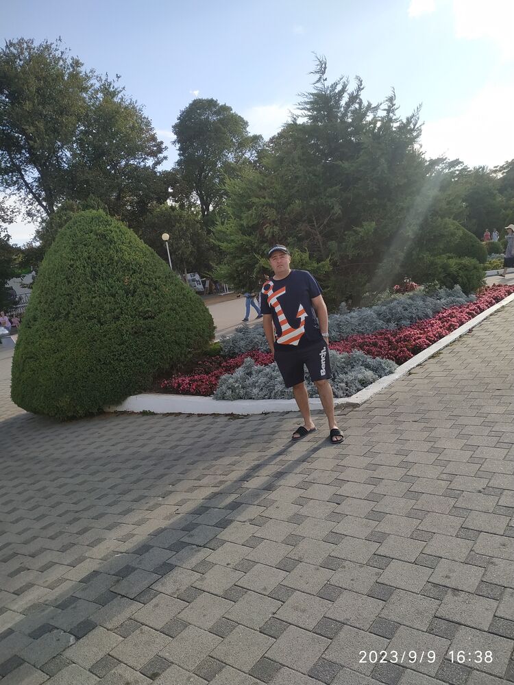  37627471  Teymur, 49 ,    