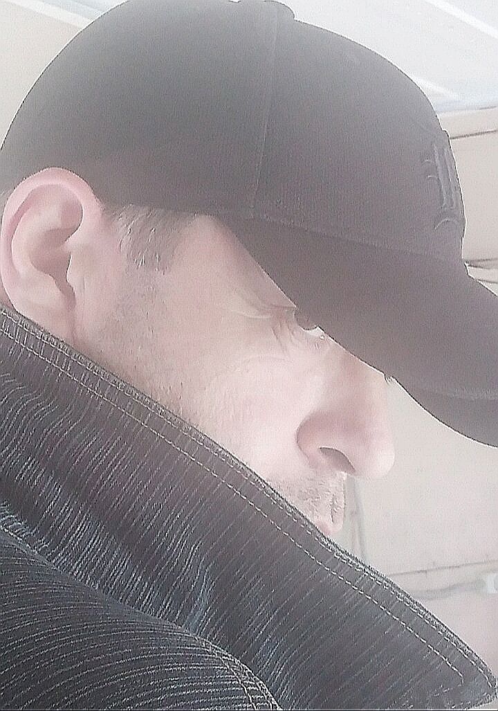  35687471  , 49 ,    