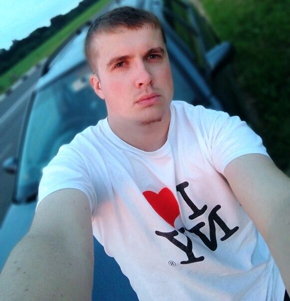  24768501  Artem, 32 ,    