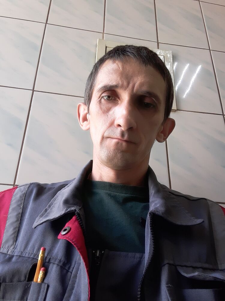 28431611  Andrej, 45 ,    