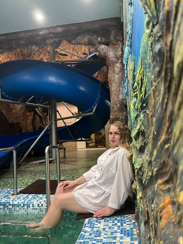  ,   Anastasia, 20 ,   ,   , c 