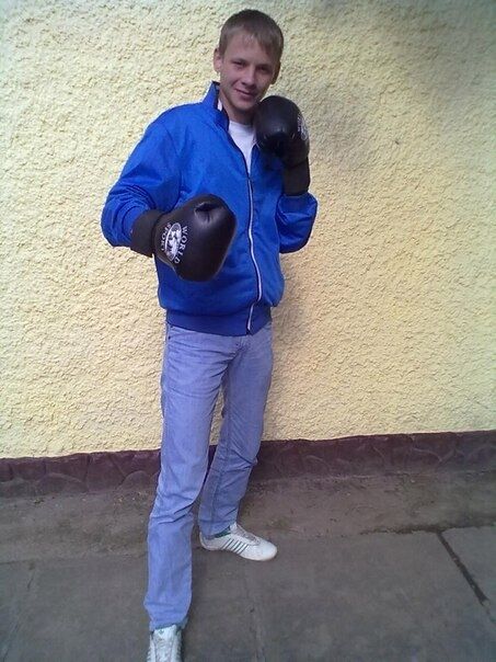  46192831  Pavlo, 32 ,    Torhout
