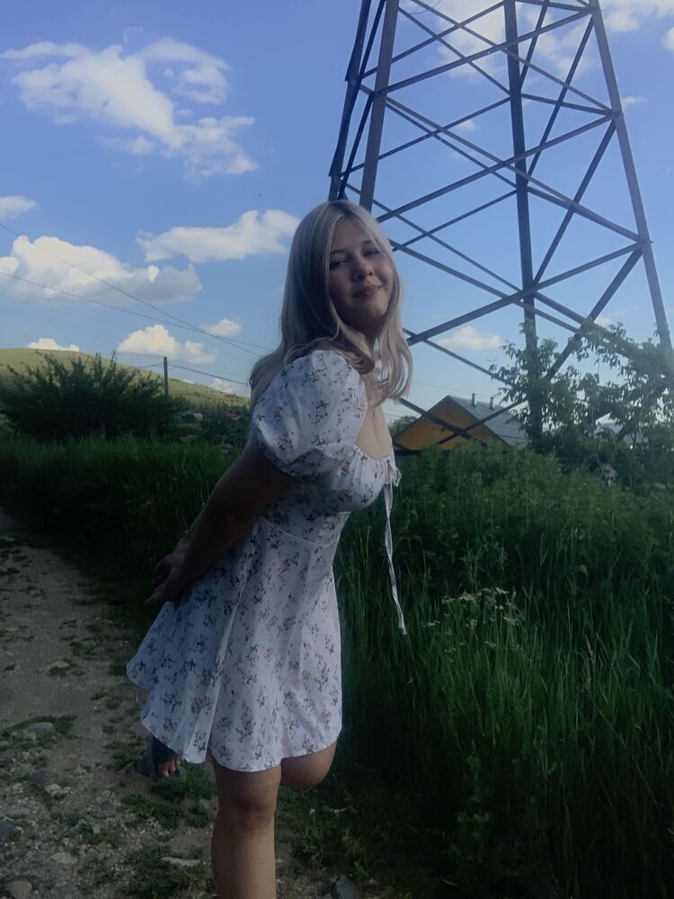  ,   Veronika, 20 ,   ,   