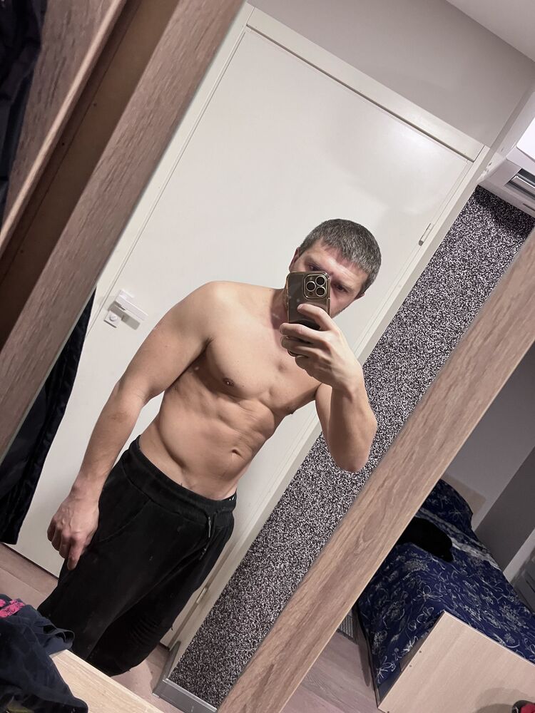  54749861  Serhii, 38 ,    Gent