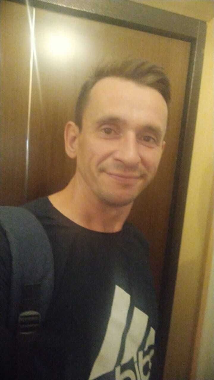  28533041  Konstantin, 42 ,    