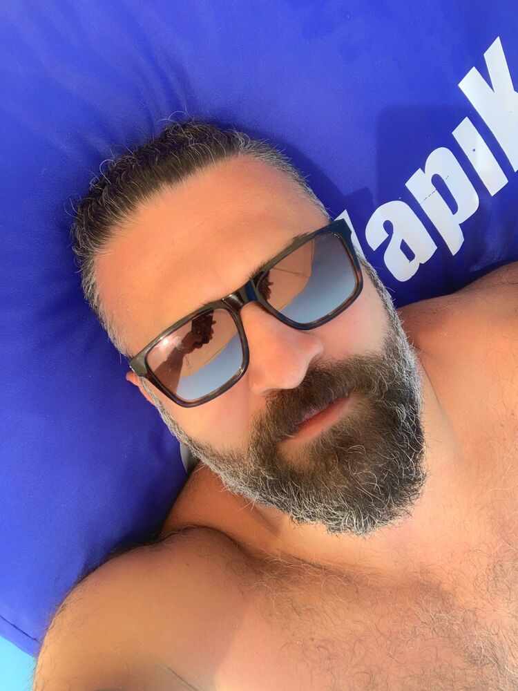  41882841  Vlad, 45 ,    