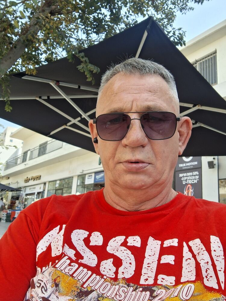  Azor,   , 48 ,   ,   