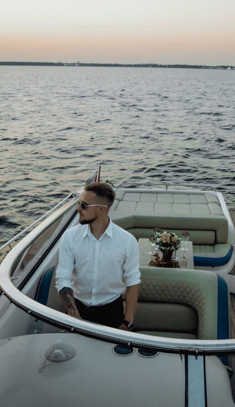  37327631  Daniil, 29 ,    -