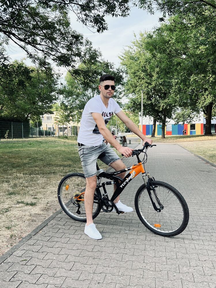  Dietzenbach,   Sergei, 31 ,   ,   , c , 