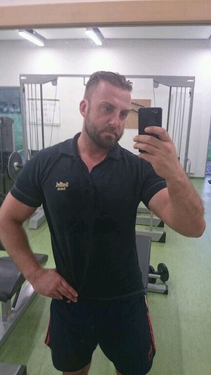 14393231  Andreg, 40 ,    