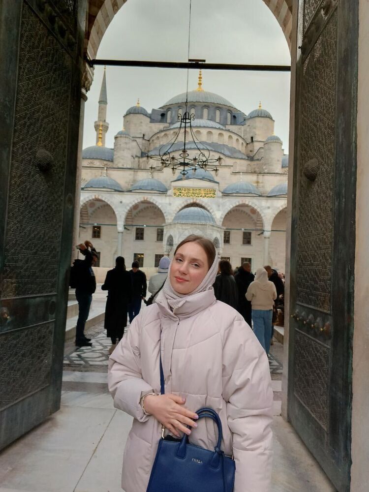  ,   Daria, 23 ,   ,   , c 