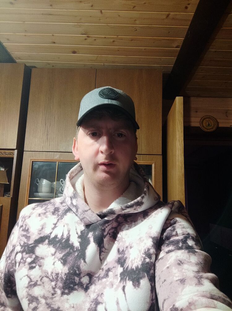  44106051  Ivan, 38 ,    
