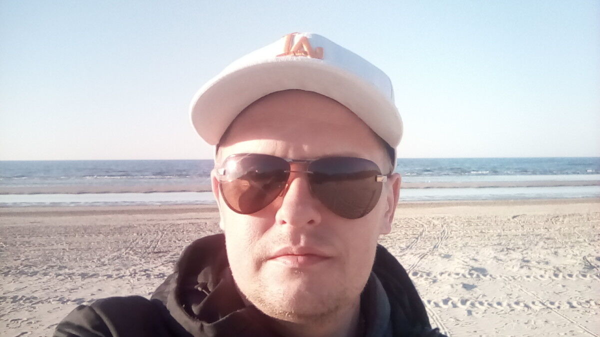  15873111  Radion, 44 ,    
