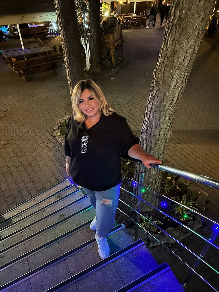  54488001  Lika Sveet, 39 ,    