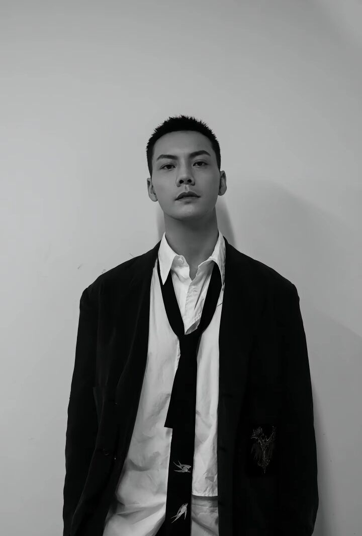  47556841  Zhou, 30 ,    