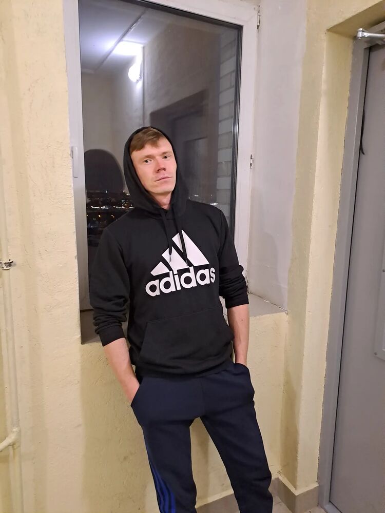  -,   Zhenya, 32 ,   ,   , c , 