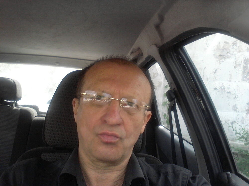  12092291  Konstantin, 63 ,    