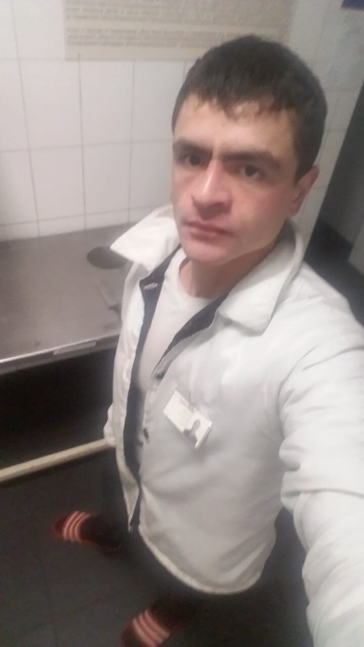  41203111  Aleks, 31 ,    
