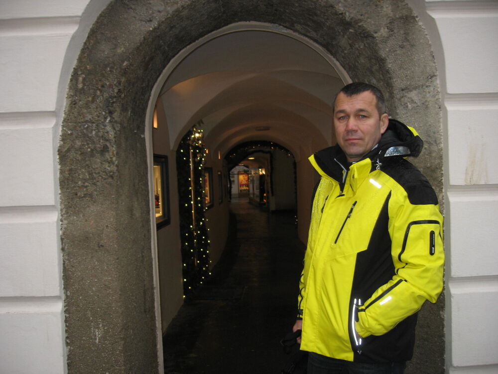  4894841  Leonid, 56 ,    
