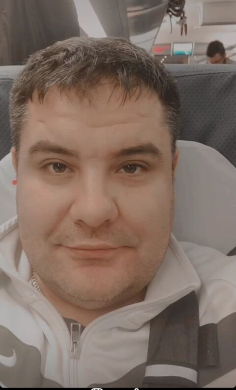  50678991  Viktor, 40 ,    -