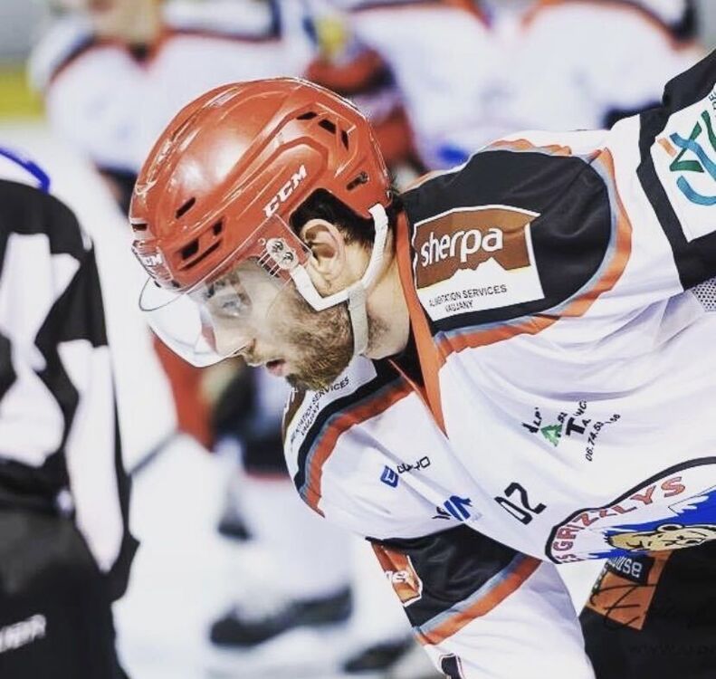  38301211  , 26 ,    -