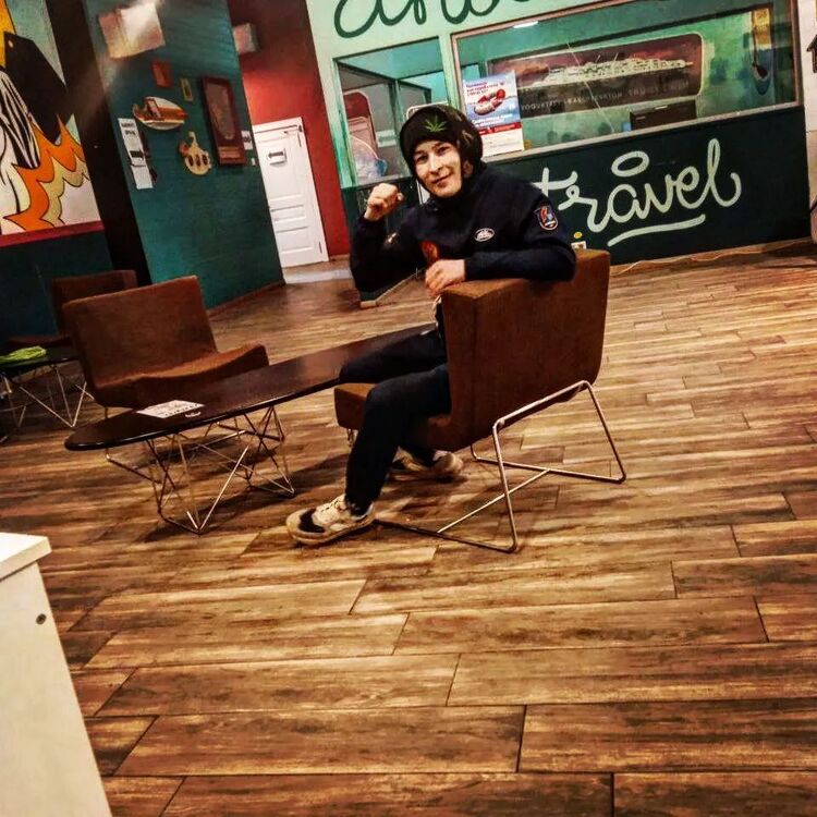  33160501  Umid, 27 ,    