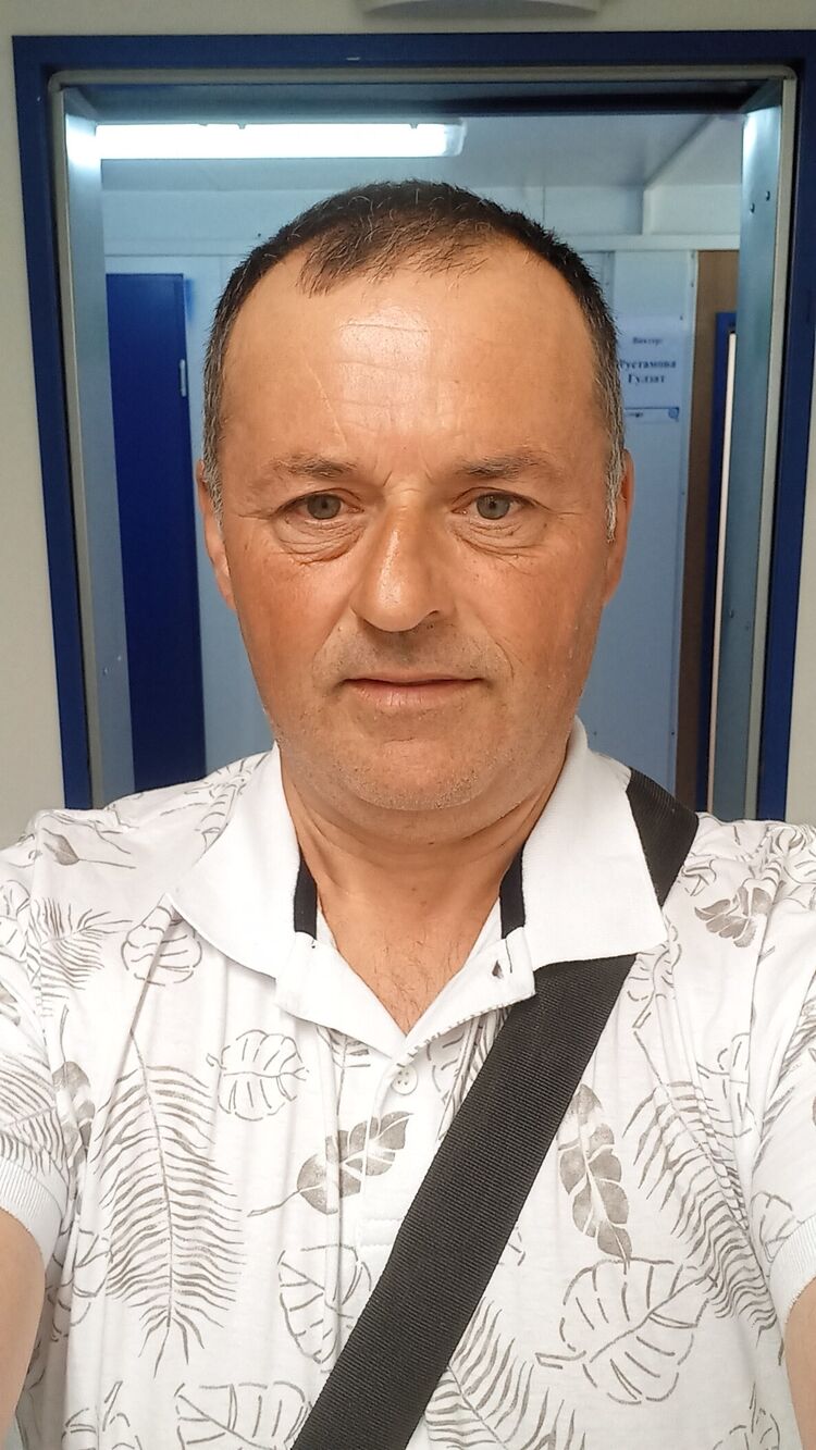  24037741  Goran, 51 ,     