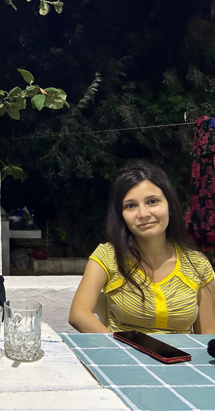 46681581  Arzu, 19 ,    