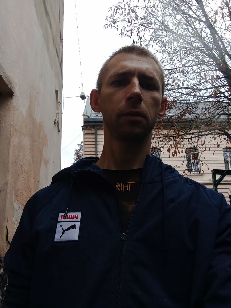  46728671  , 40 ,    