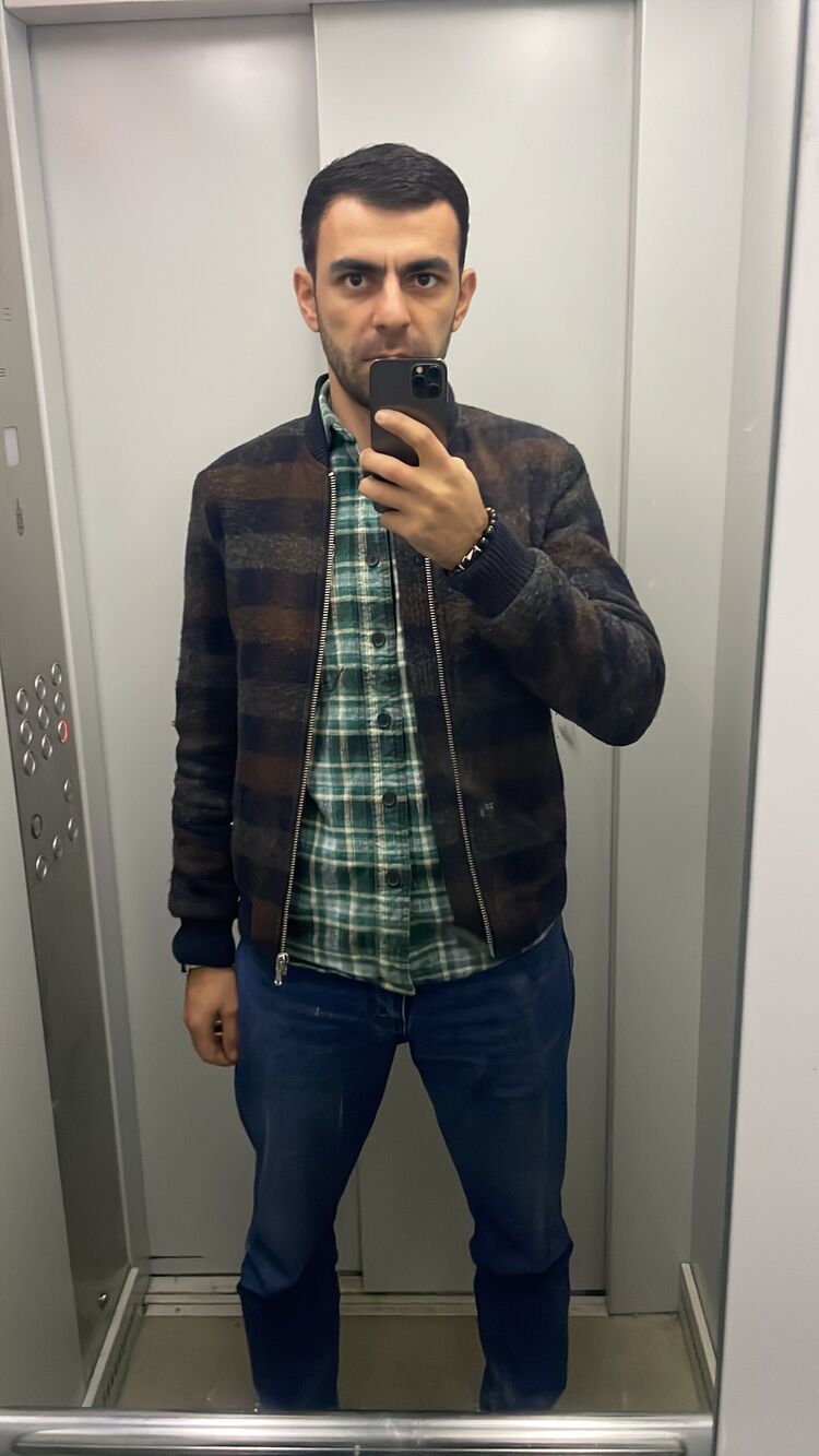  49008131  , 33 ,    