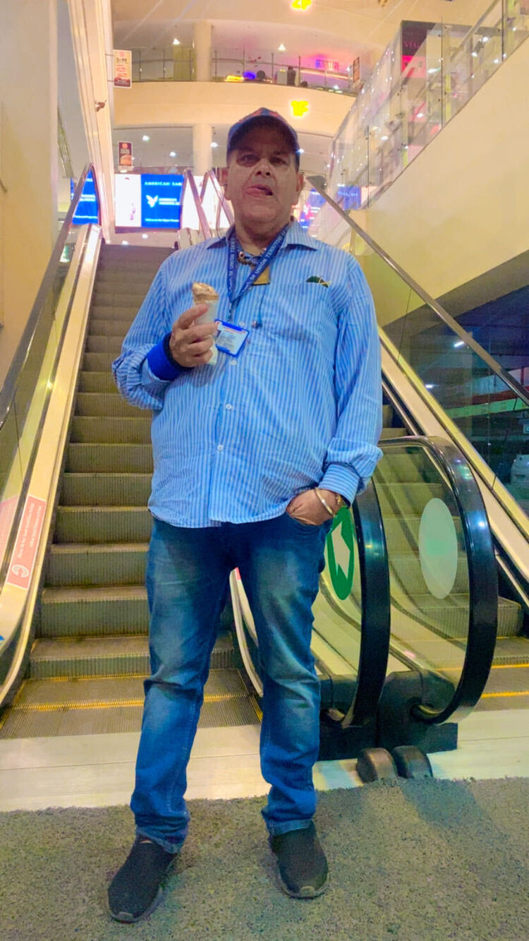  53353311  Sanjay, 57 ,    Srinagar