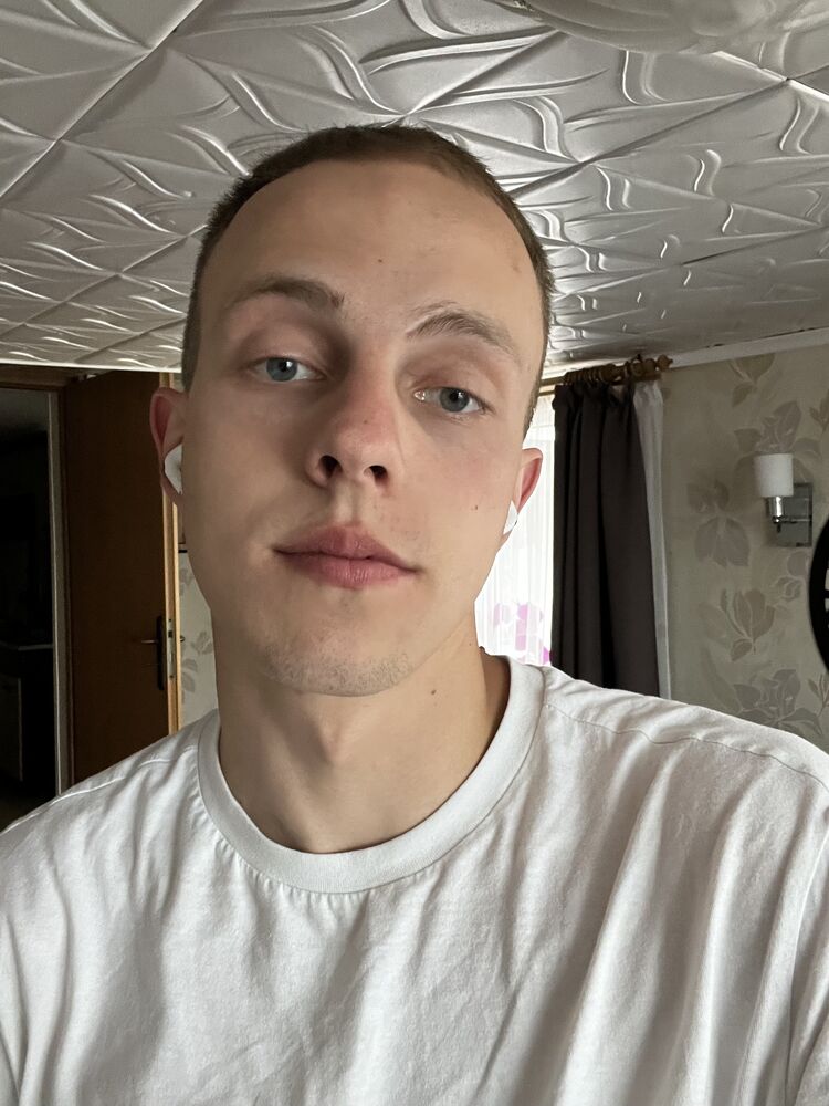  36804021  Daniel, 23 ,    