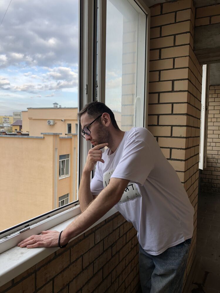  52944141  , 32 ,    