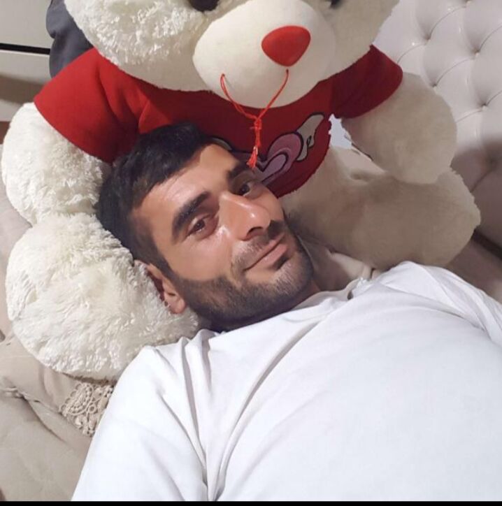  52541561  Georgi, 28 ,    