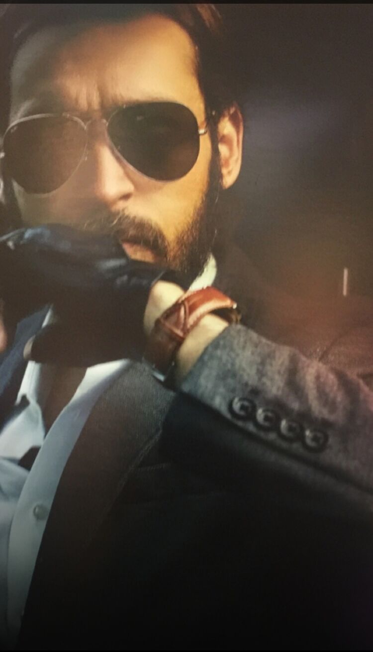  24202571  DATO, 33 ,    