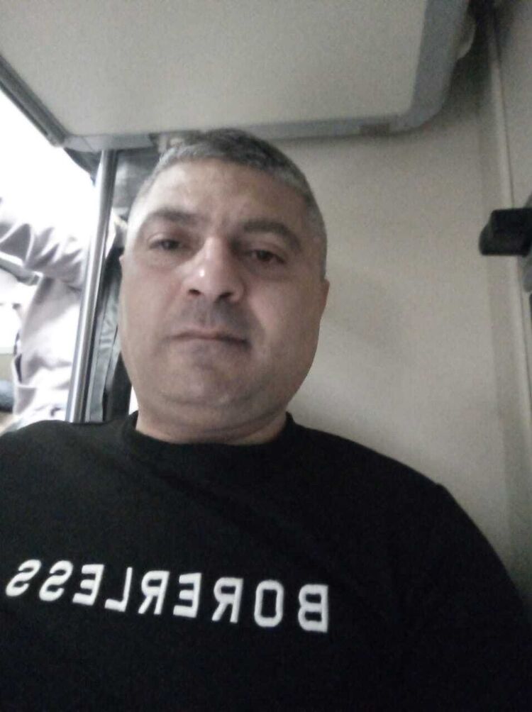  35520981  , 42 ,    