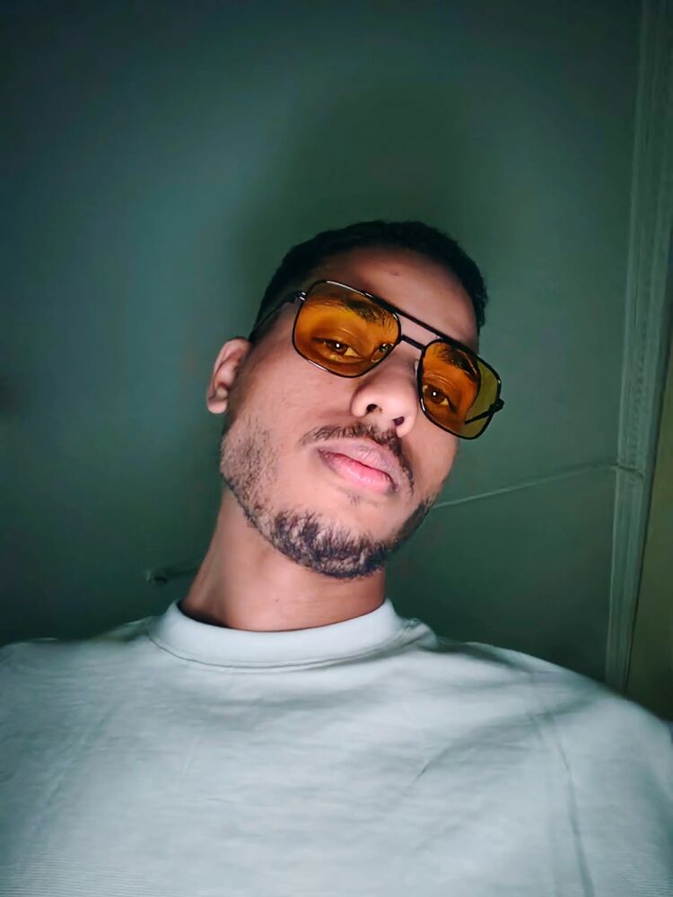  ,   Hussein, 23 ,   ,   , c 