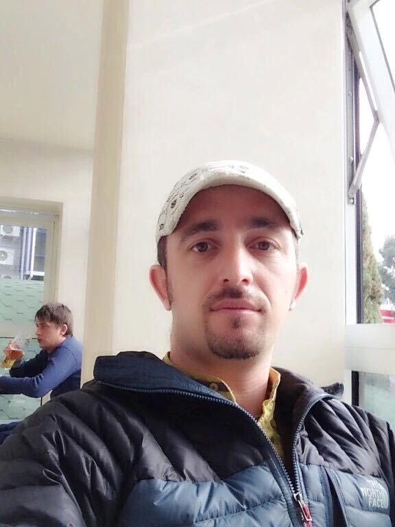  44234361  Yanis, 28 ,    