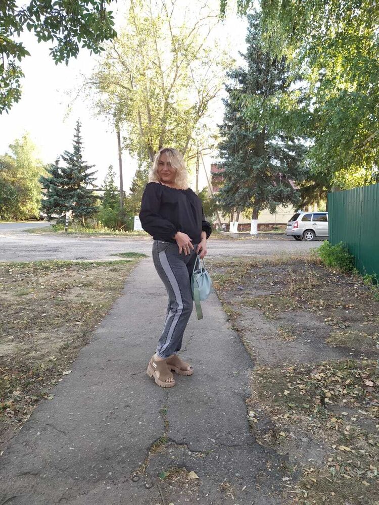  28930721  Linda, 42 ,    