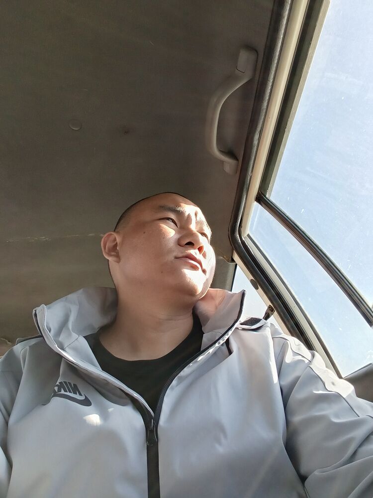  ,   Gosha, 35 ,   ,   , c , 