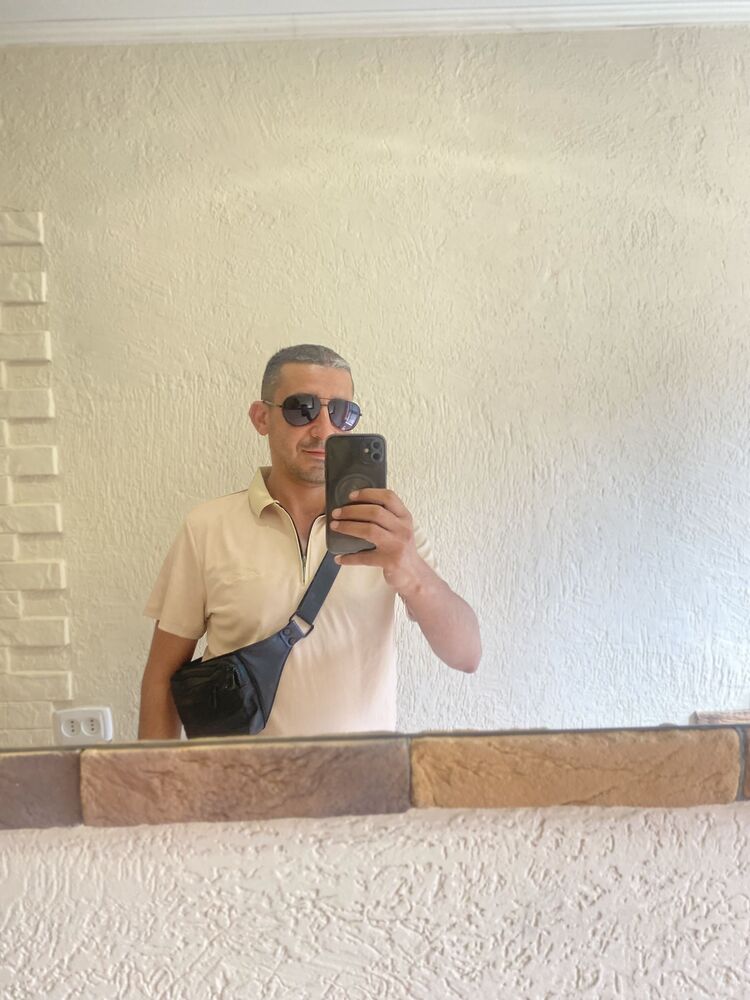  52107721  , 33 ,    