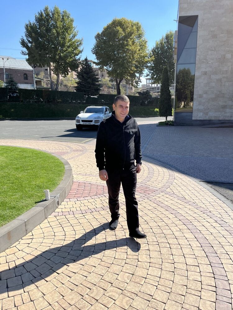  32424531  Samvel, 39 ,    