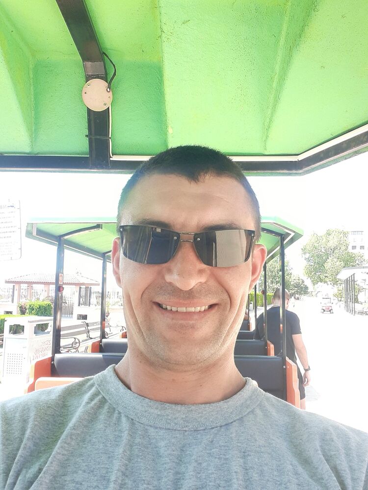 ,   Igor, 33 ,   ,   