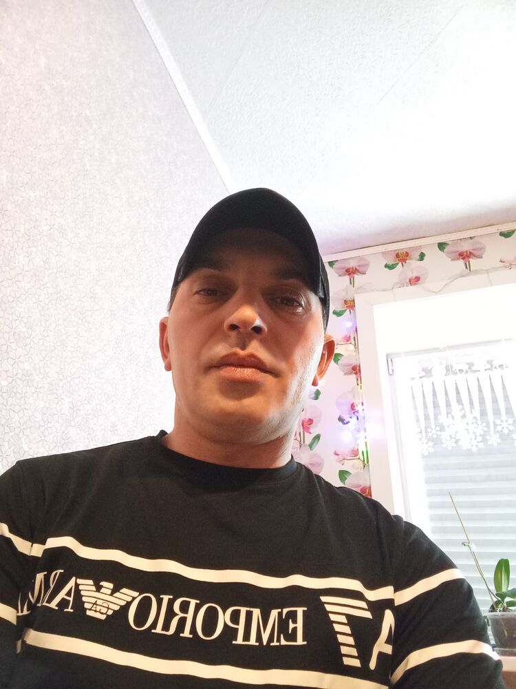  48856921  , 42 ,    