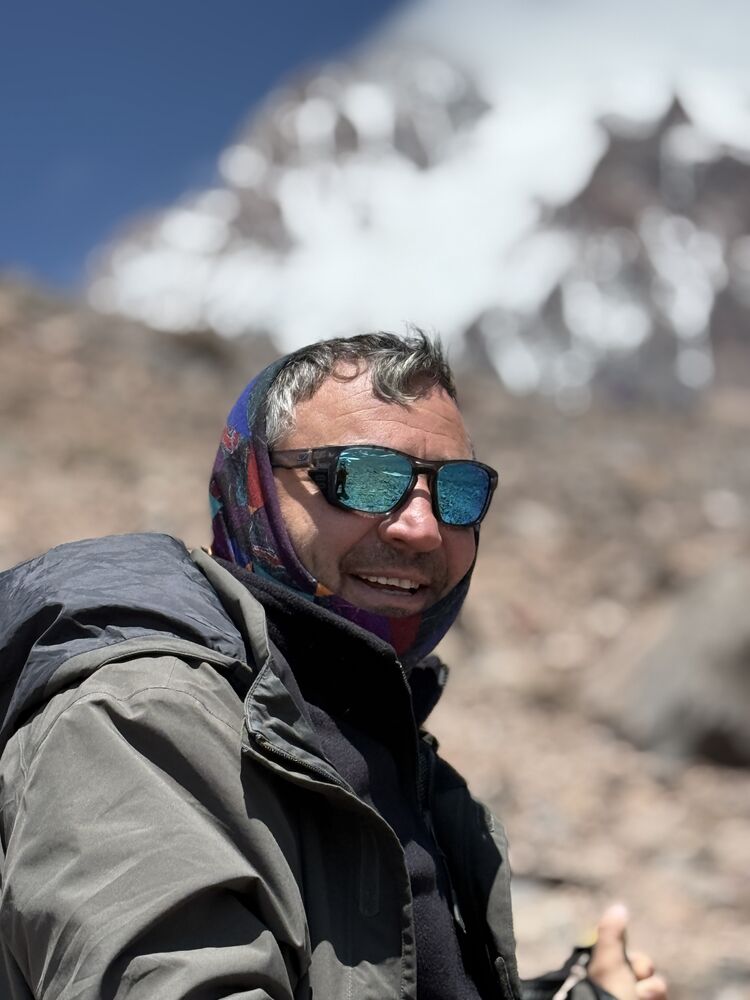  53103931  Iveri, 43 ,    